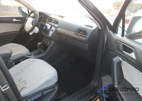 2020 Volkswagen Tiguan 2.0T Se/2.0T Se R-Line Black/2.0T Sel from USA, damaged, VIN 3VV2B7AXXLM081437